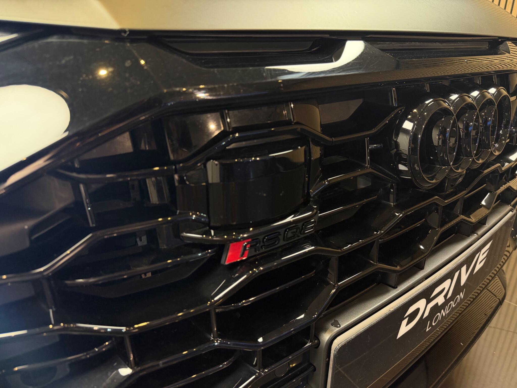 Audi RSQ8